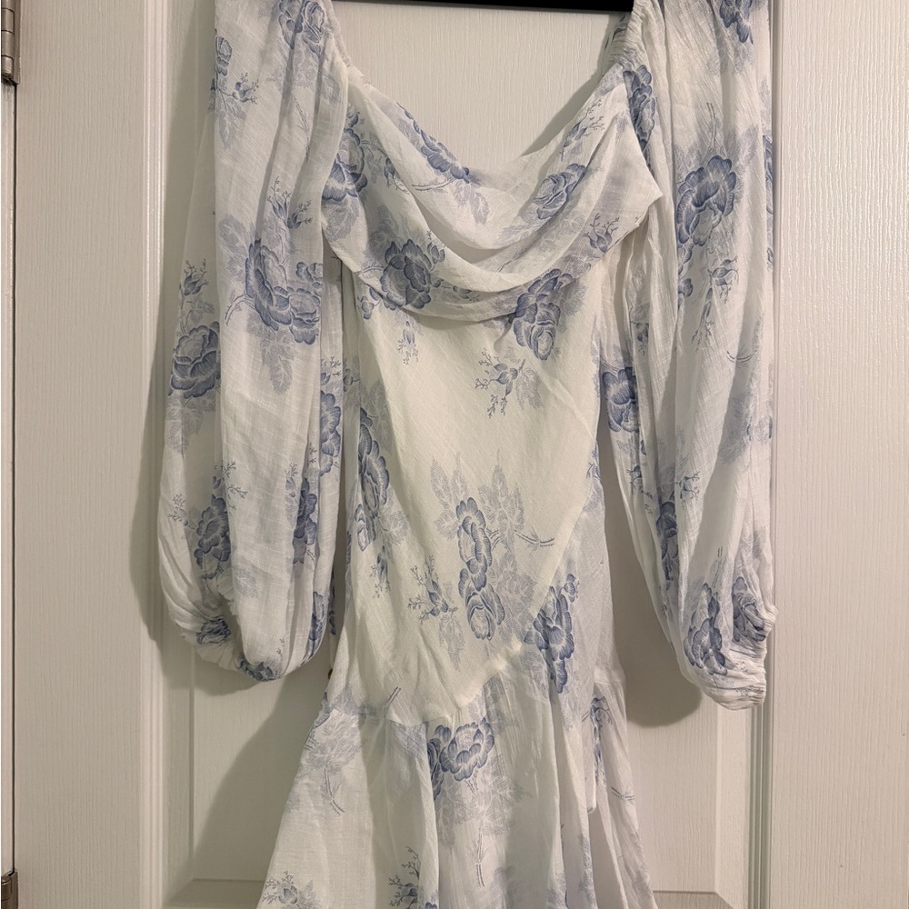Selfie Leslie White and Blue Floral Dress